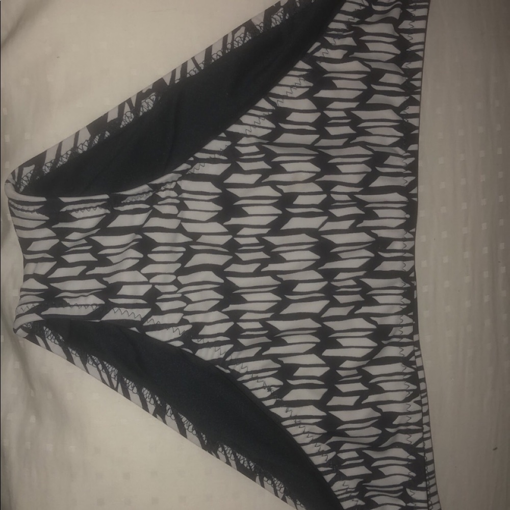 Swimsuit - Picture 2 of 5